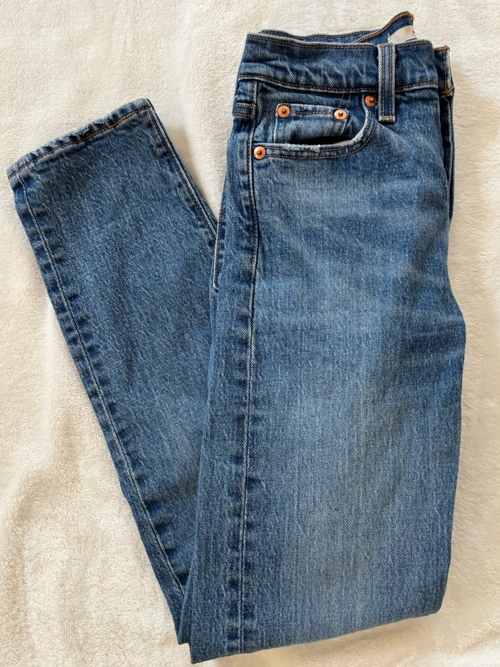 Levi’s wedgie straight leg